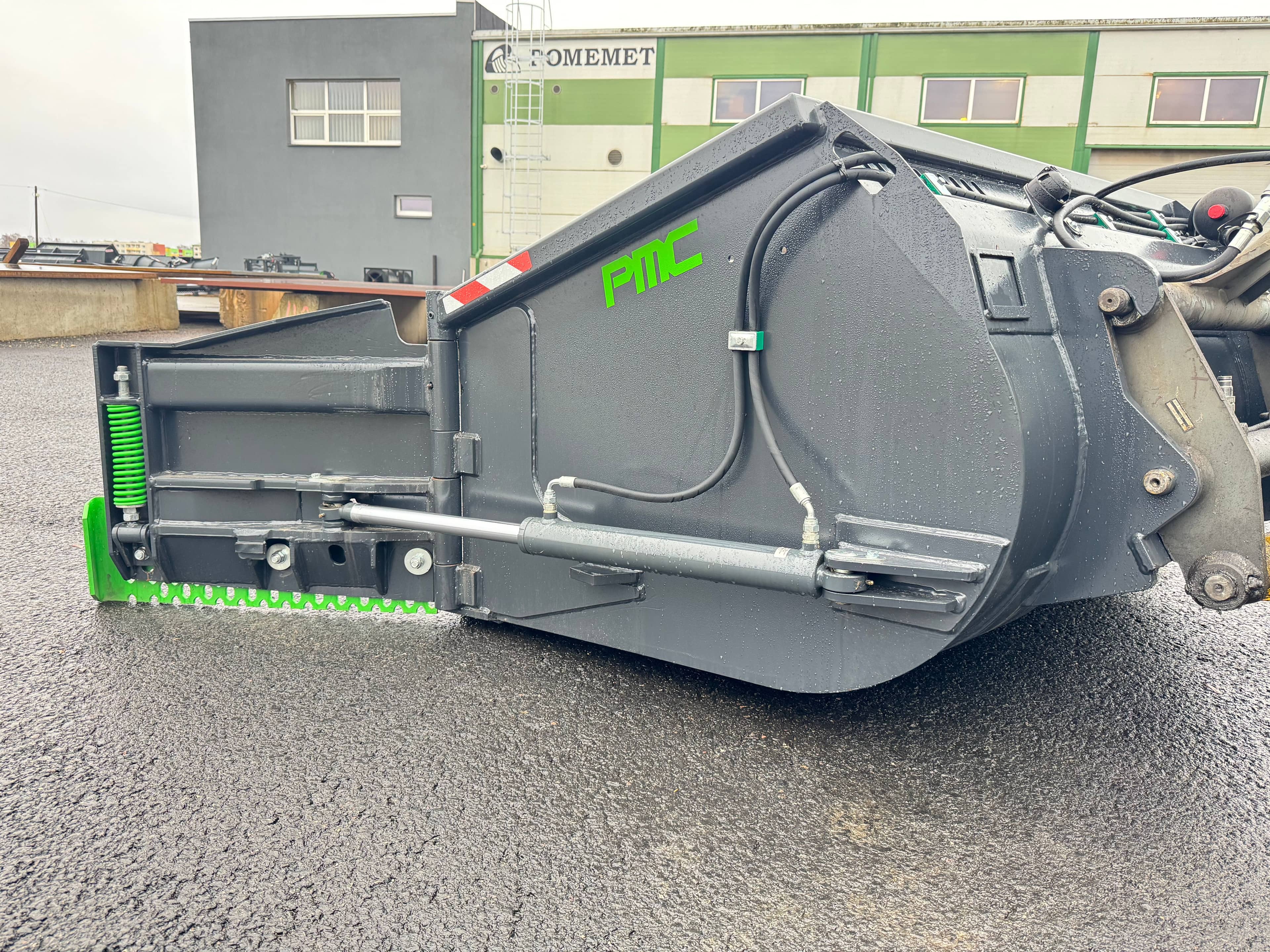 Produktbild 3 för PMC Klaffskopa Euro 1500l 2000mm_1_image