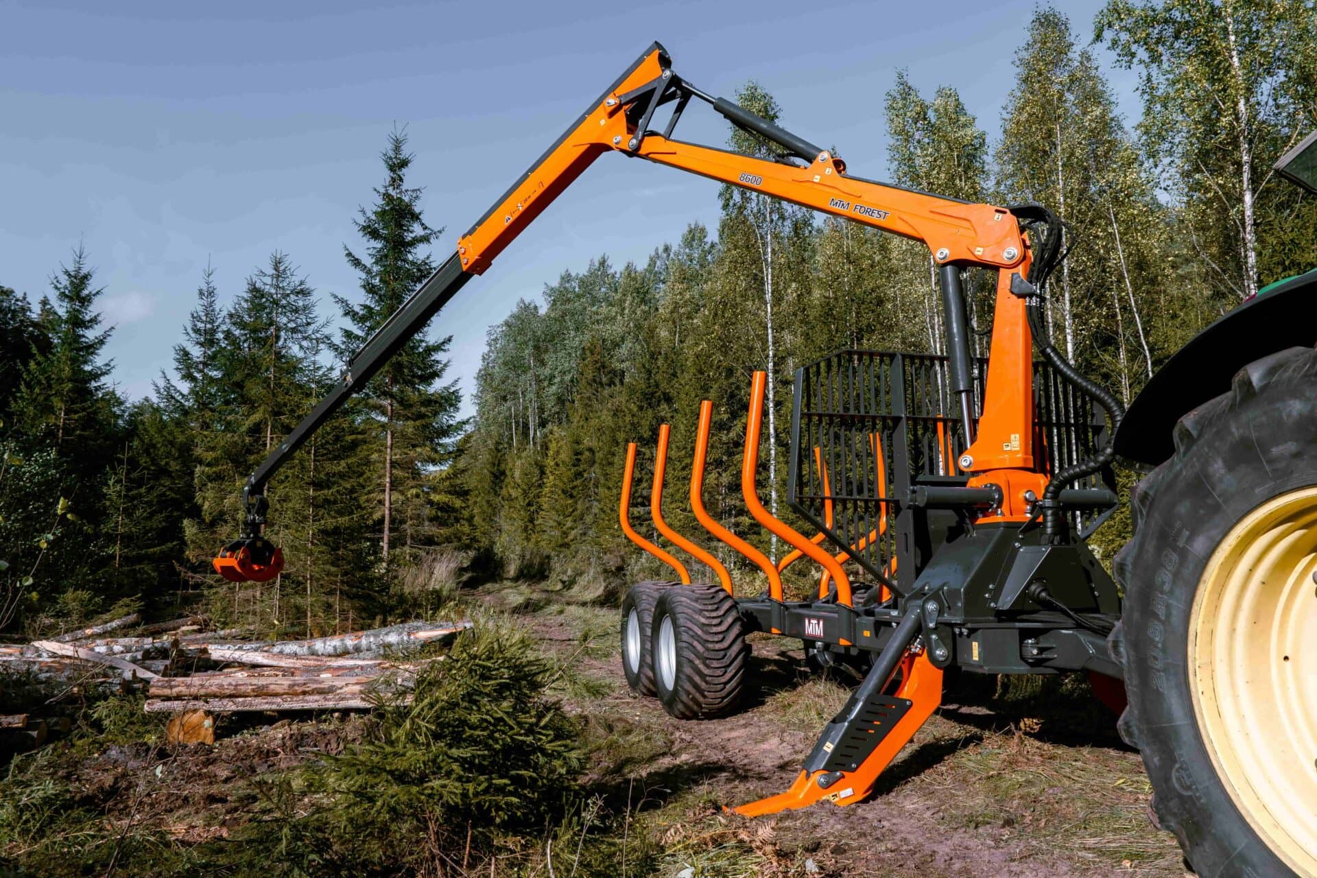 Produktbild 3 för MTM Skogsvagn 12ton med 8,6m kran_1_image