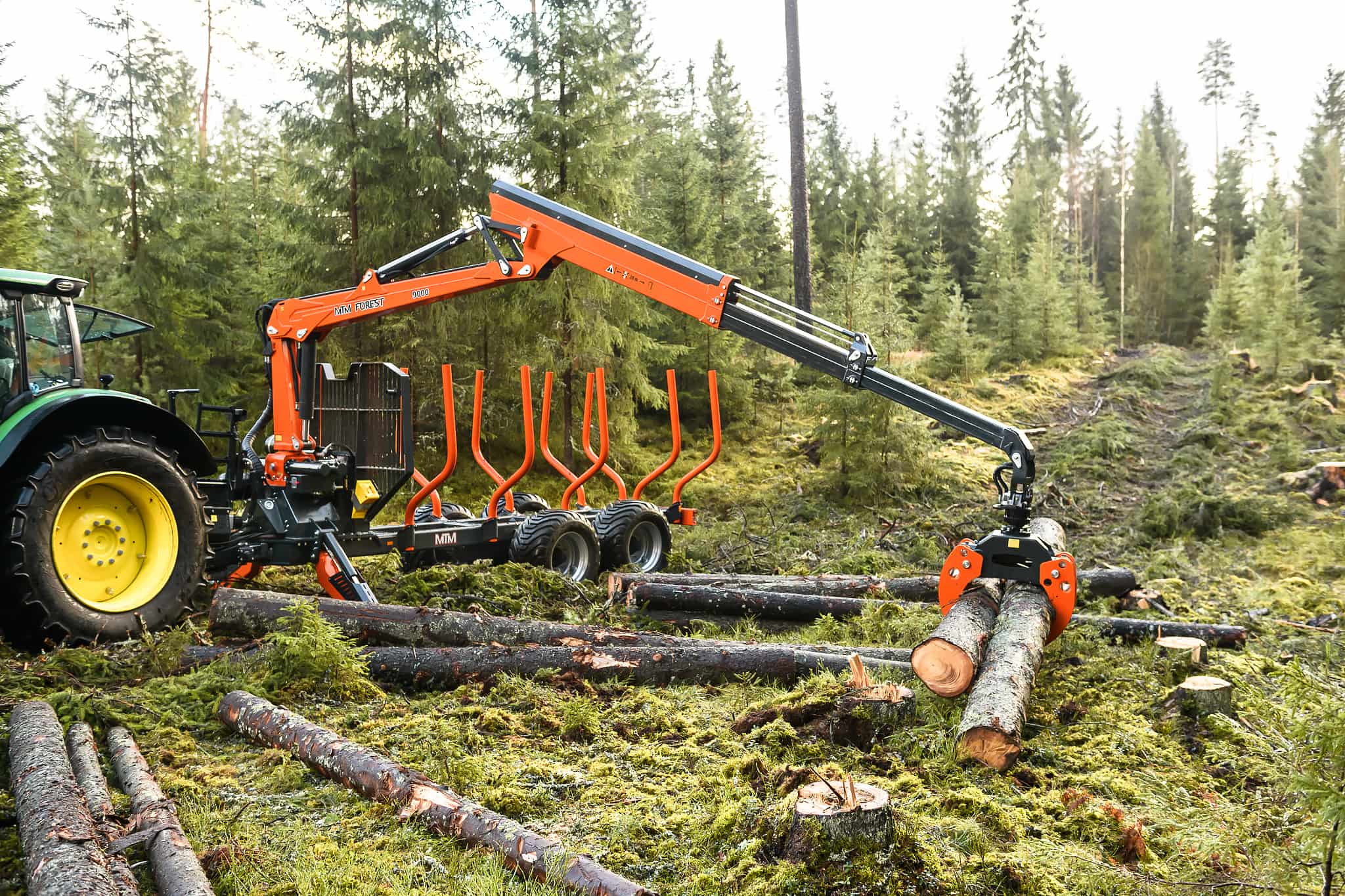 Produktbild 3 för MTM Skogsvagn 16ton med 9m kran_1_image